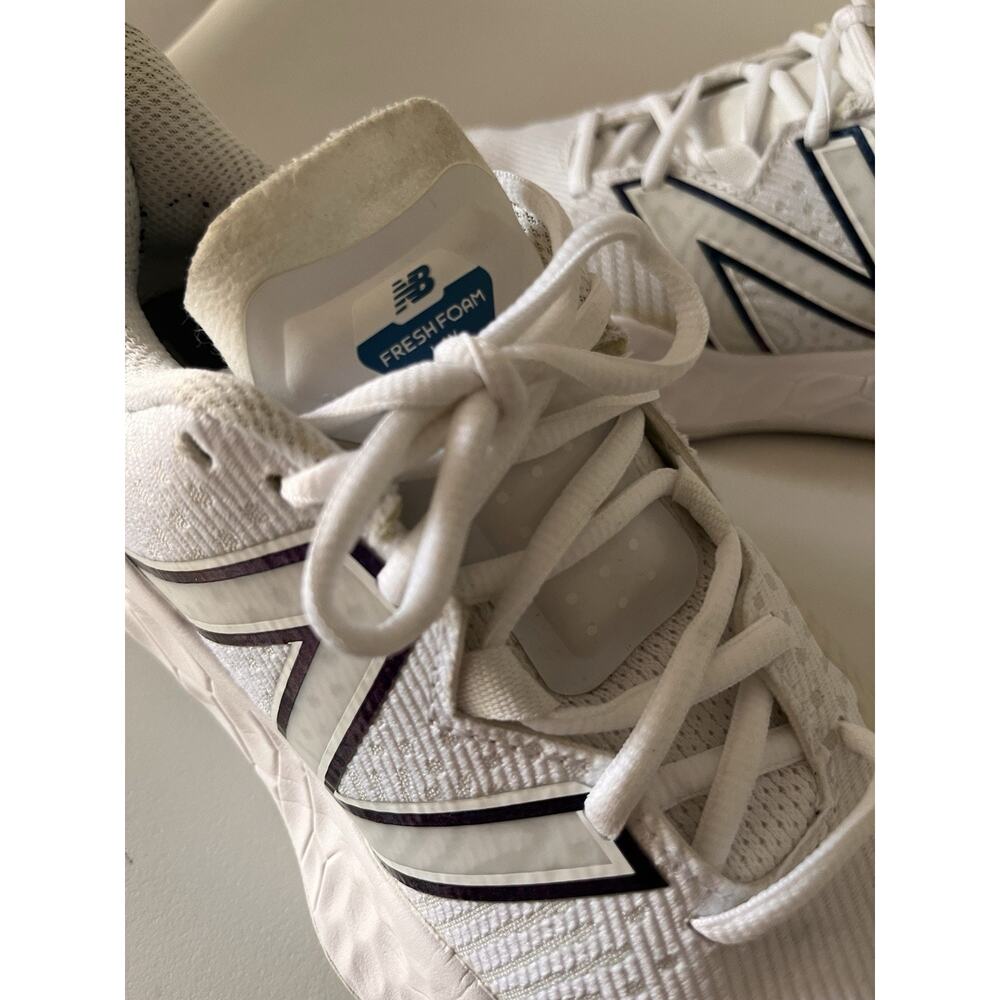 New Balance Fresh Foam Lav V2 Tennis Shoes White Blue Women's Size 7.5 B Medium - Picture 7 of 7